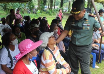 Dandim Simalungun Salurkan Bantuan Minyak Goreng Kepada Pelaku UMKM