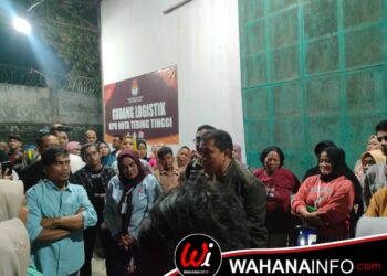 GAWAT! Terjadi Kericuhan di Gudang Logistik Akibat Indikasi Permainan Upah, Komisioner KPU Kota Tebing Tinggi Tak Satu Pun Ada di Tempat