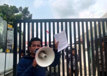 Labuhanbatu Sumut-Puluhan Aktivis JAM Geruduk Kejaksaan Labuhanbatu Terkait Pasar Sioldengan Rantauprapat
